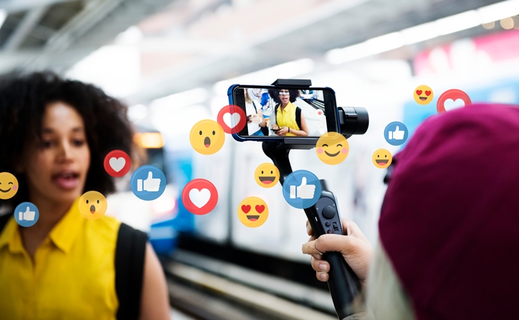 Group live streaming content to increase social media presence